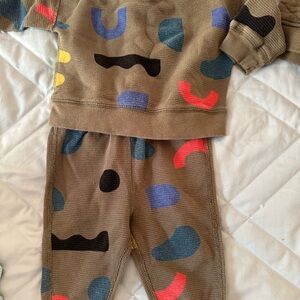 Hanna Andersson Kids Matching Set - Brown with Multicolor Shapes